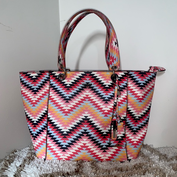 Guess Purse - Picture 1 of 8